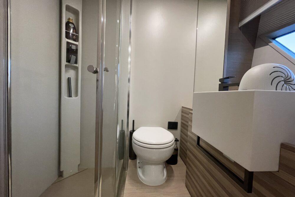 2021 FERRETTI YACHTS 670 